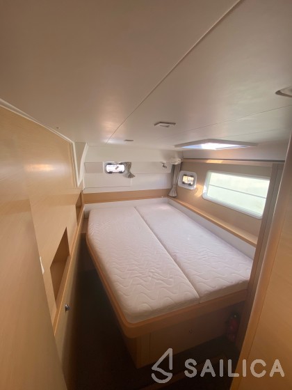 Lagoon 400 S2 - Yacht Charter Sailica