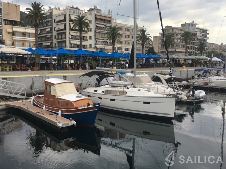 Bavaria 40 Cruiser - Yacht Charter Sailica