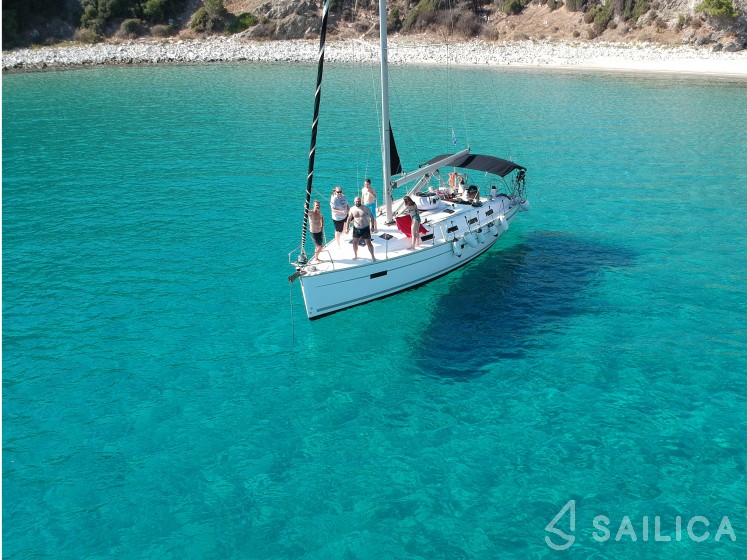 Bavaria 40 Cruiser - Yacht Charter Sailica