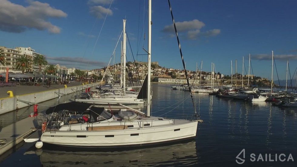 Bavaria 40 Cruiser - Yacht Charter Sailica