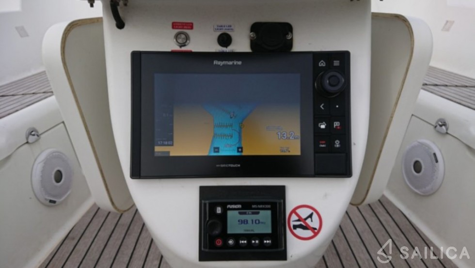 Sun Odyssey 42i - Yacht Charter Sailica