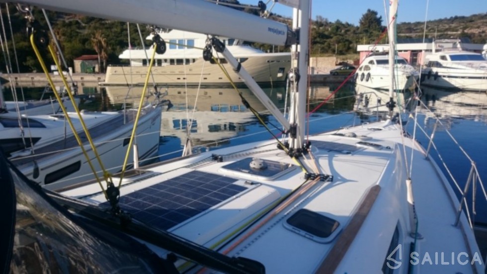 Sun Odyssey 42i - Yacht Charter Sailica