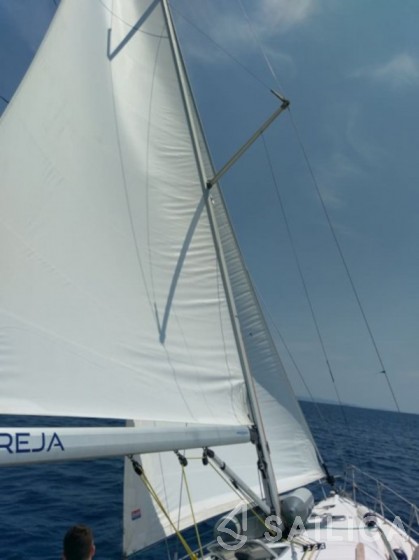 Sun Odyssey 42i - Yacht Charter Sailica