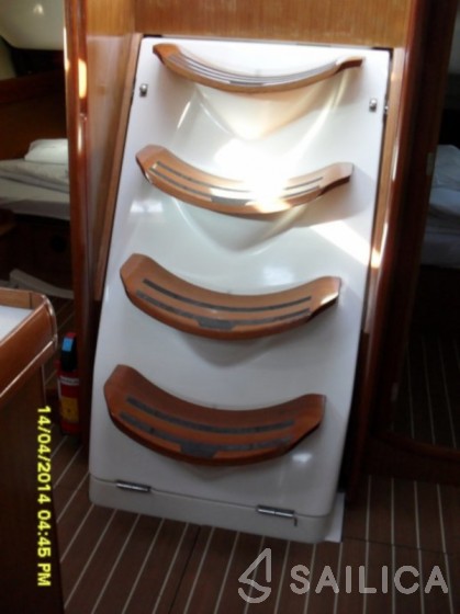 Sun Odyssey 42i - Yacht Charter Sailica