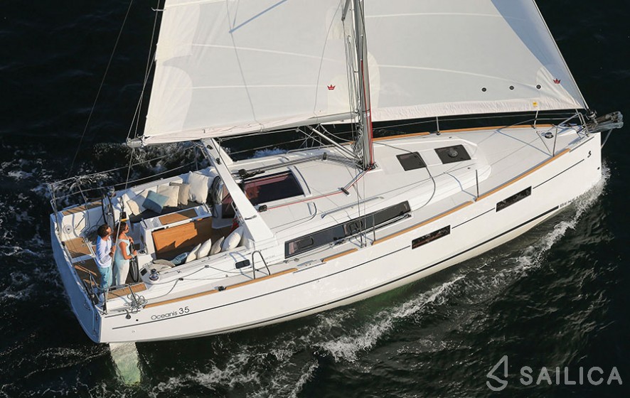 Oceanis 35 - Yacht Charter Sailica