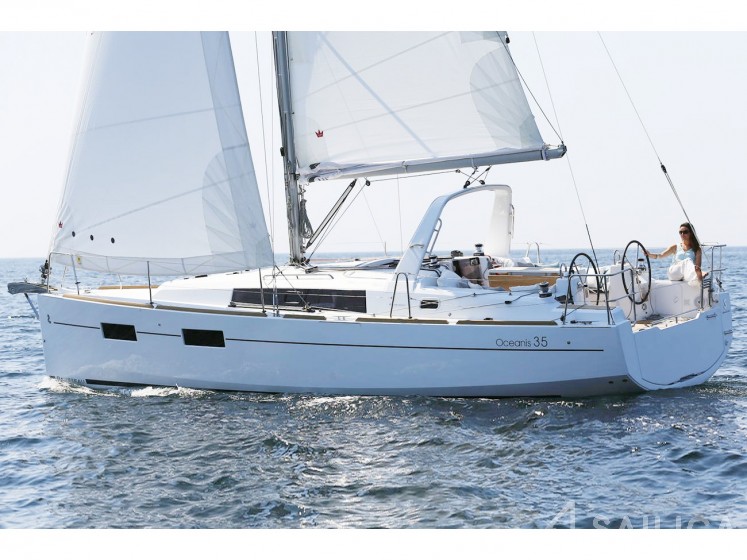 Oceanis 35 - Yacht Charter Sailica