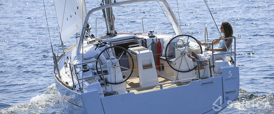 Oceanis 35 - Yacht Charter Sailica