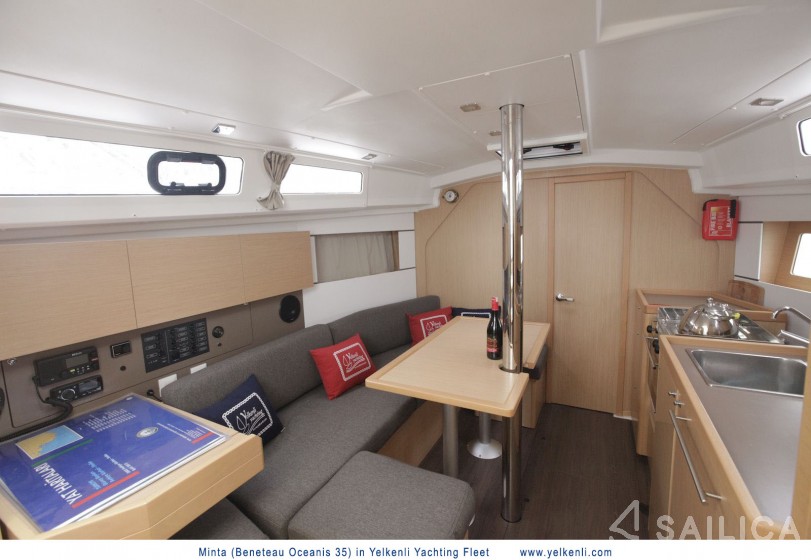 Oceanis 35 - Yacht Charter Sailica