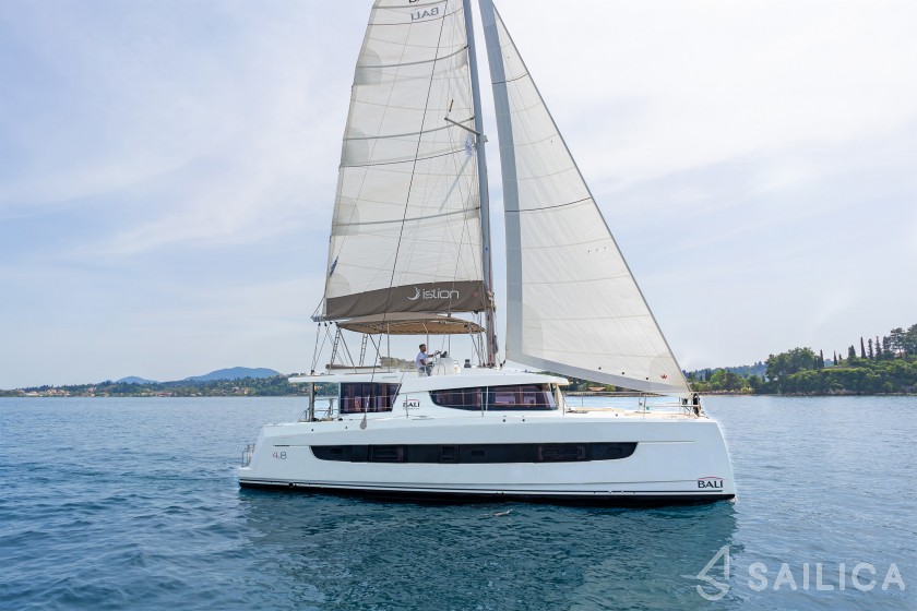 Bali 4.8  - Yacht Charter Sailica