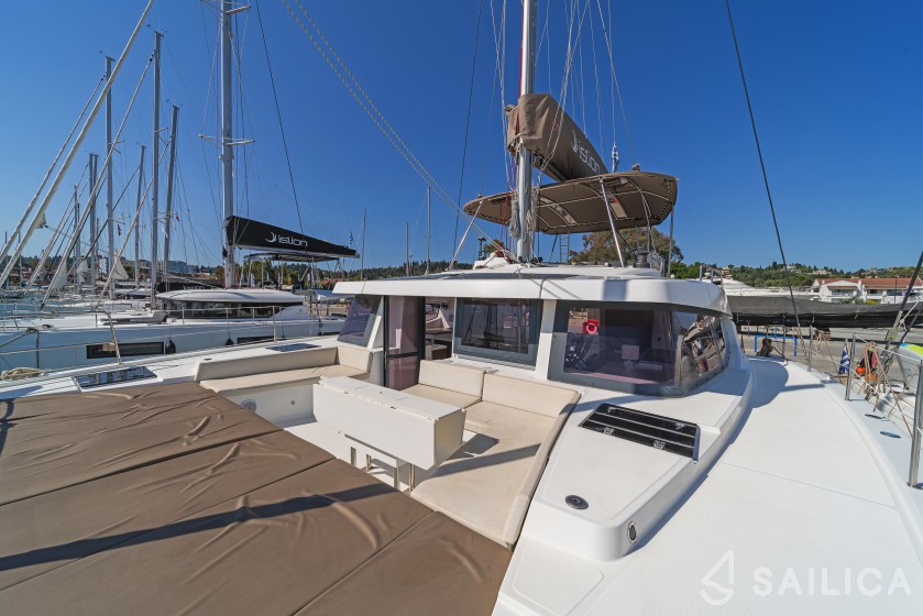 Bali 4.8  - Yacht Charter Sailica