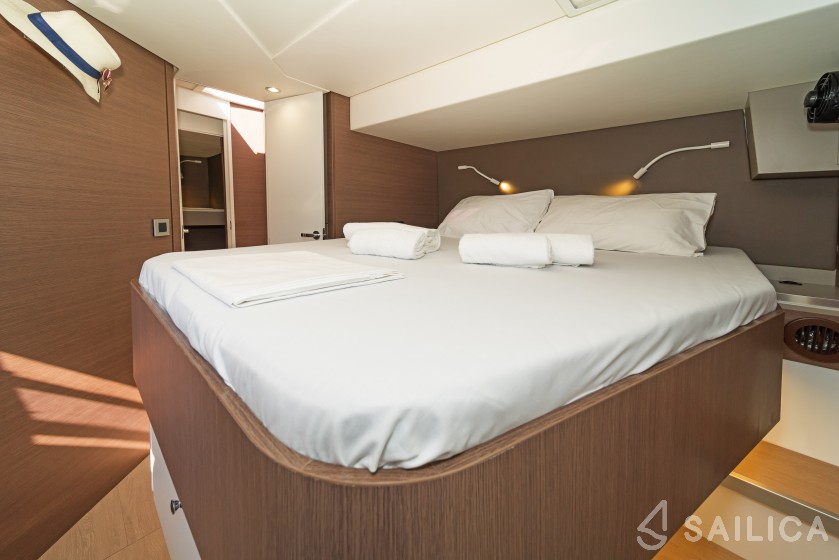 Bali 4.8  - Yacht Charter Sailica