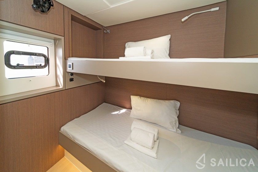 Bali 4.8  - Yacht Charter Sailica