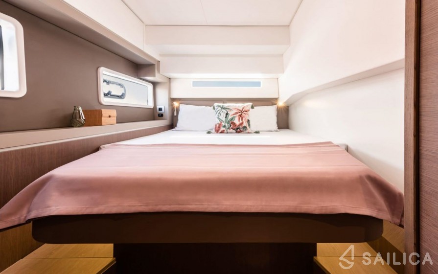 Bali 4.2 - Yacht Charter Sailica
