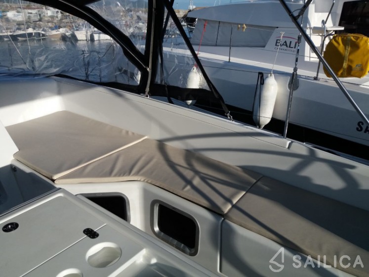 Jeanneau 54 - Yacht Charter Sailica