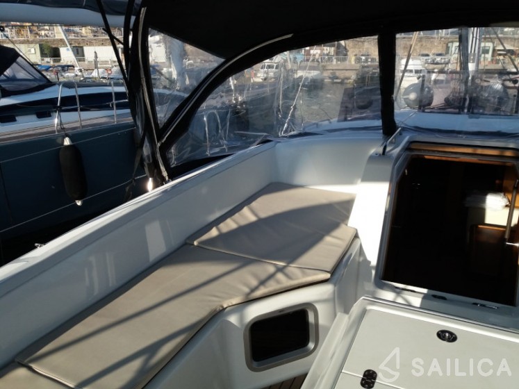 Jeanneau 54 - Yacht Charter Sailica