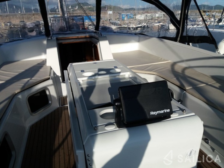 Jeanneau 54 - Yacht Charter Sailica
