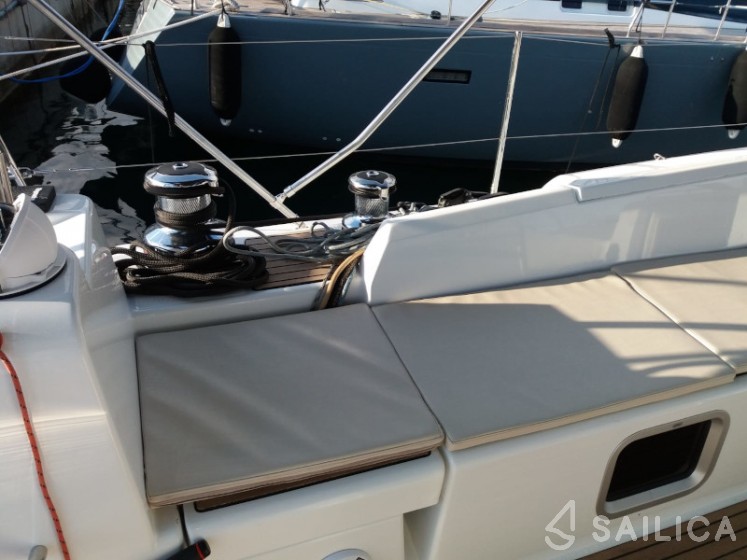 Jeanneau 54 - Yacht Charter Sailica