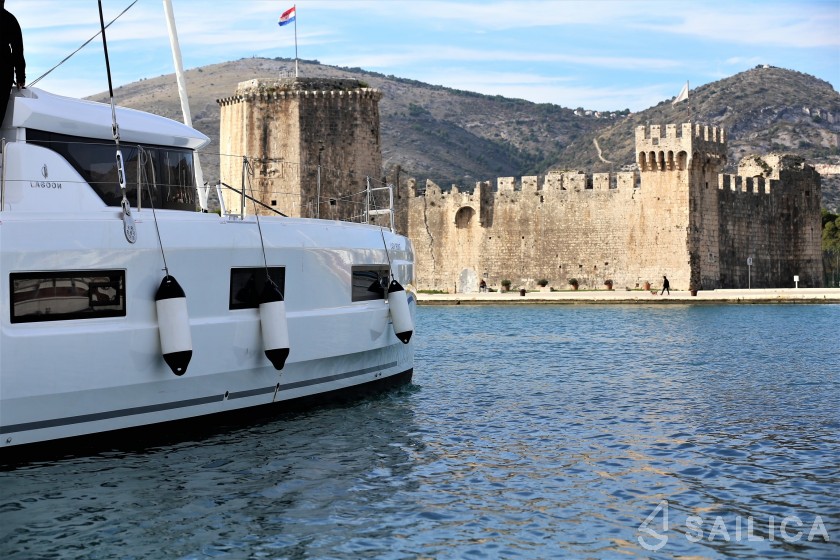 Lagoon 46  - Yacht Charter Sailica