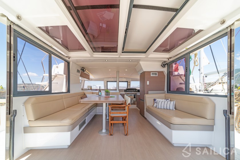 Bali 4.1 - Yacht Charter Sailica