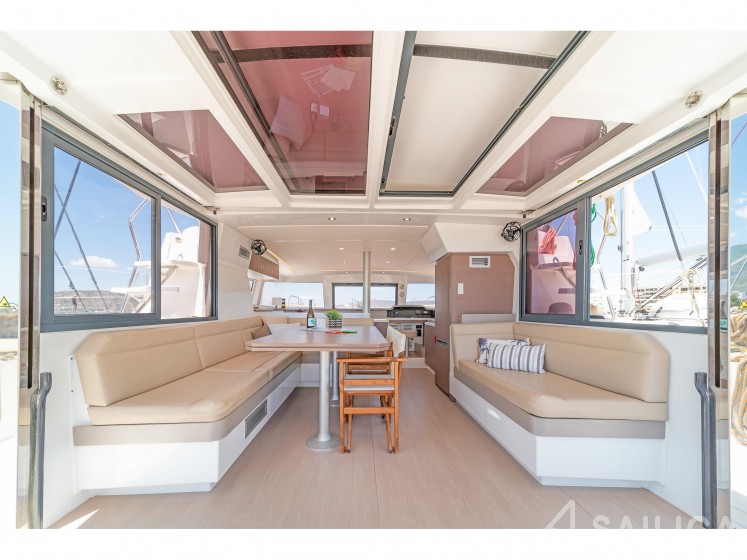 Bali 4.1 - Yacht Charter Sailica