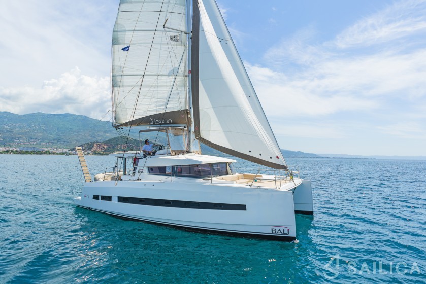 Bali 4.1 - Yacht Charter Sailica