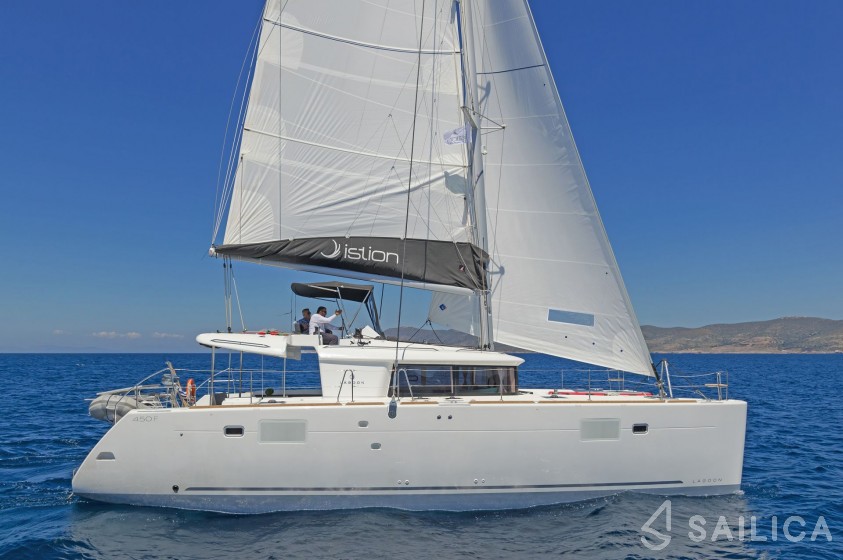Lagoon 450  Flybridge - Yacht Charter Sailica