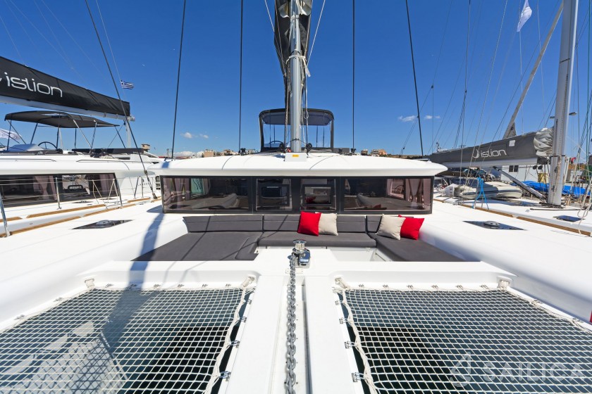 Lagoon 450  Flybridge - Yacht Charter Sailica