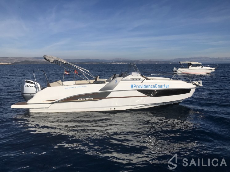 Beneteau Flyer 7.7 SUNdeck - Yacht Charter Sailica