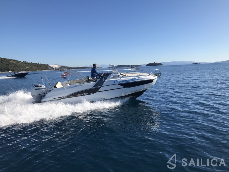 Beneteau Flyer 7.7 SUNdeck - Yacht Charter Sailica
