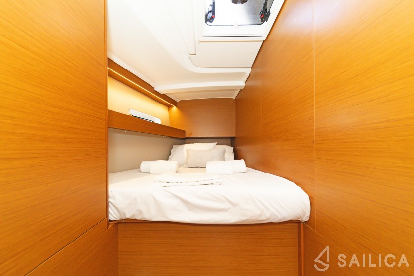 Sun Odyssey 490 - Yacht Charter Sailica