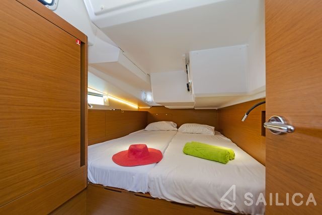 Sun Odyssey 490 - Yacht Charter Sailica
