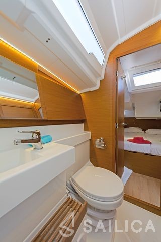 Sun Odyssey 490 - Yacht Charter Sailica