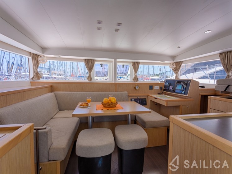 Lagoon 400 S2 - Yacht Charter Sailica