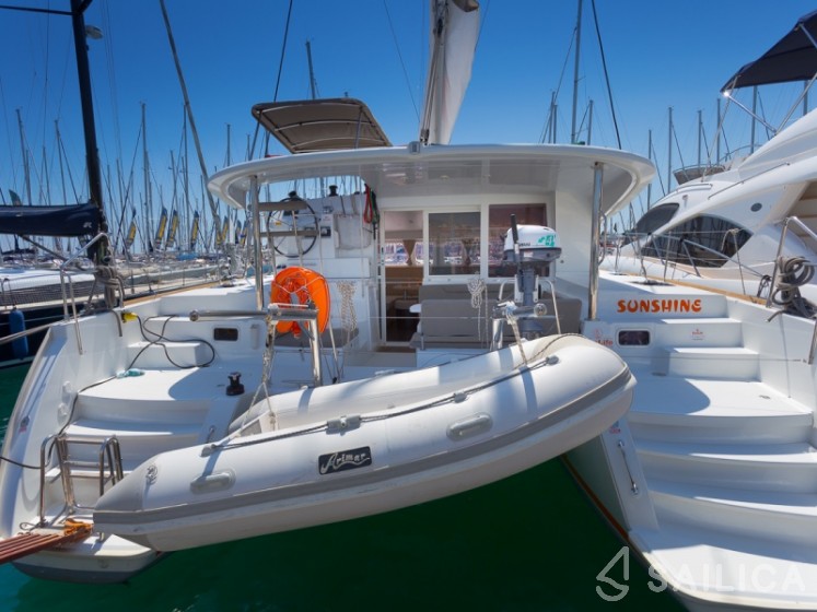 Lagoon 400 S2 - Yacht Charter Sailica