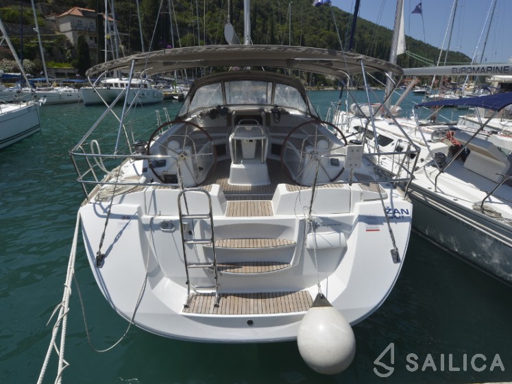 Jeanneau 53 - Yacht Charter Sailica