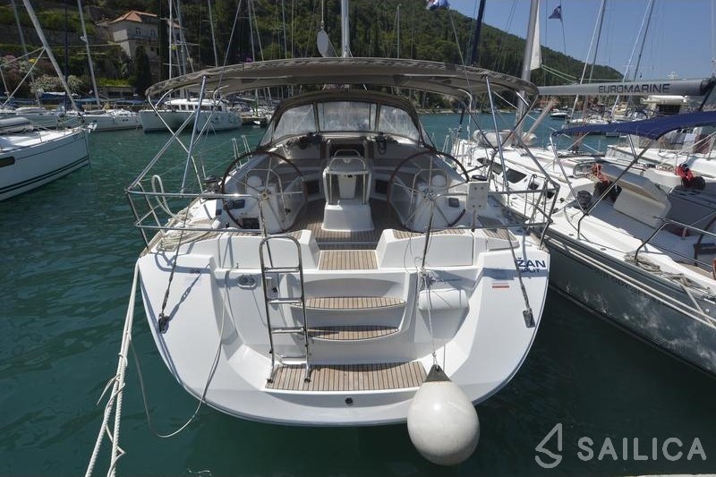Jeanneau 53 - Yacht Charter Sailica