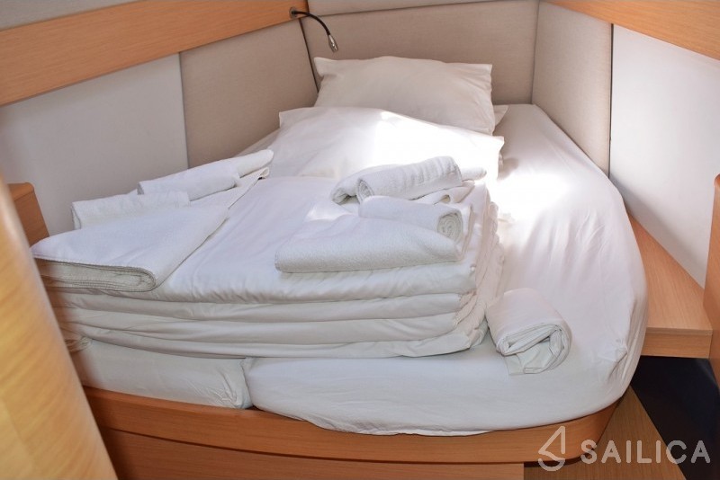 First 45 - Yacht Charter Sailica