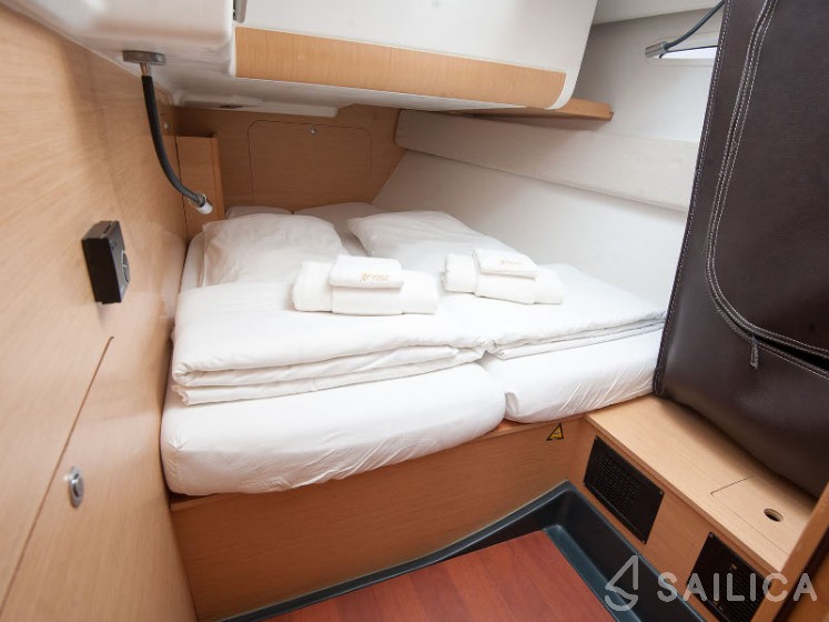 First 45 - Yacht Charter Sailica