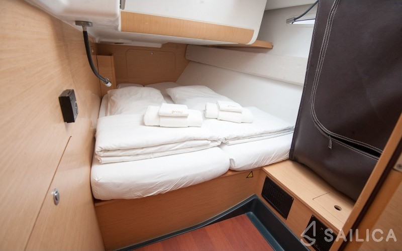First 45 - Yacht Charter Sailica