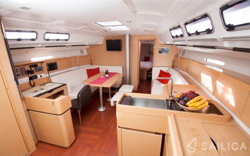 First 45 - Yacht Charter Sailica