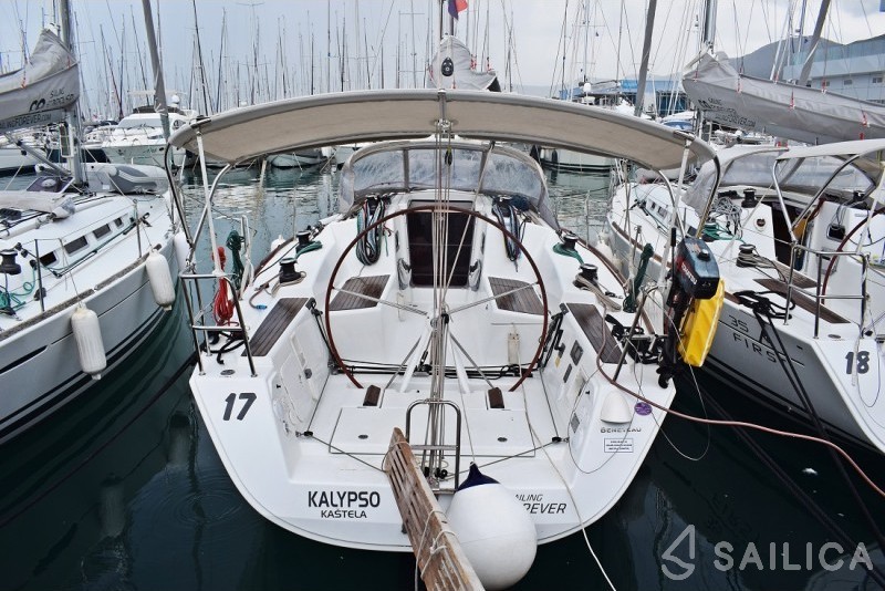 First 35 - Yacht Charter Sailica