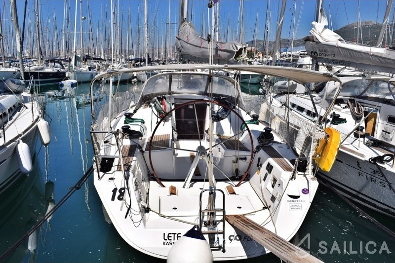 First 35 - Yacht Charter Sailica