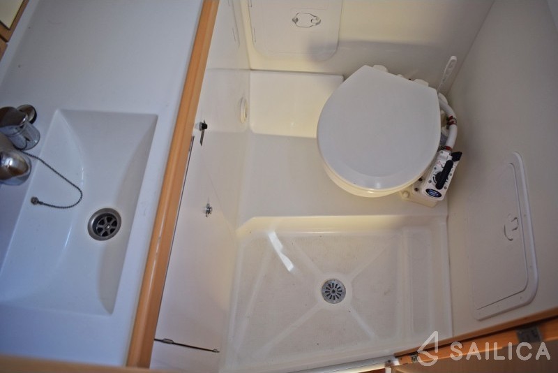 First 35 - Yacht Charter Sailica