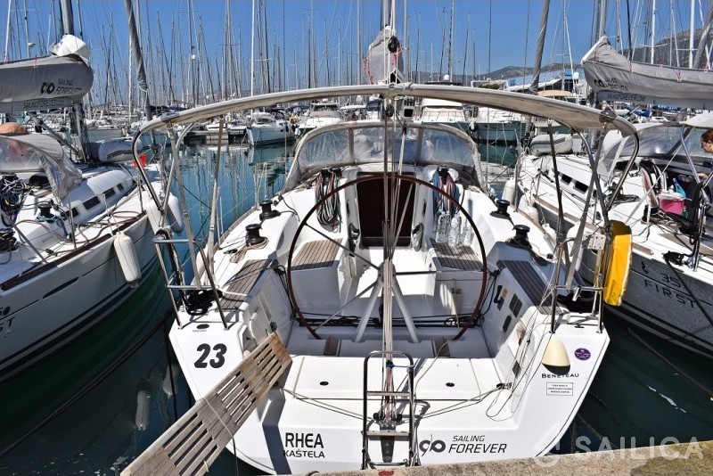 First 35 - Yacht Charter Sailica