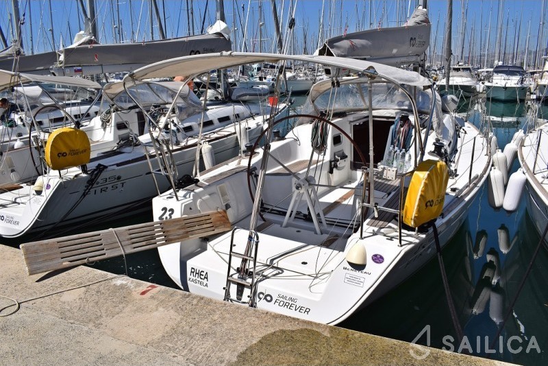 First 35 - Yacht Charter Sailica
