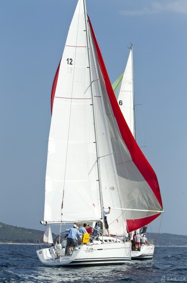 First 35 - Yacht Charter Sailica