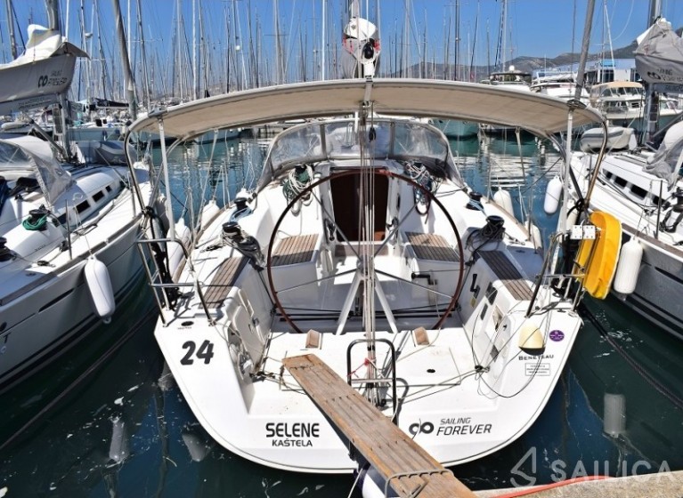 First 35 - Yacht Charter Sailica