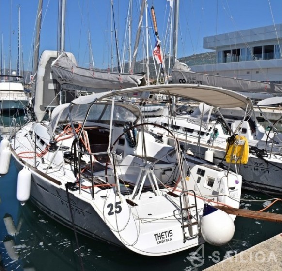 First 35 - Yacht Charter Sailica