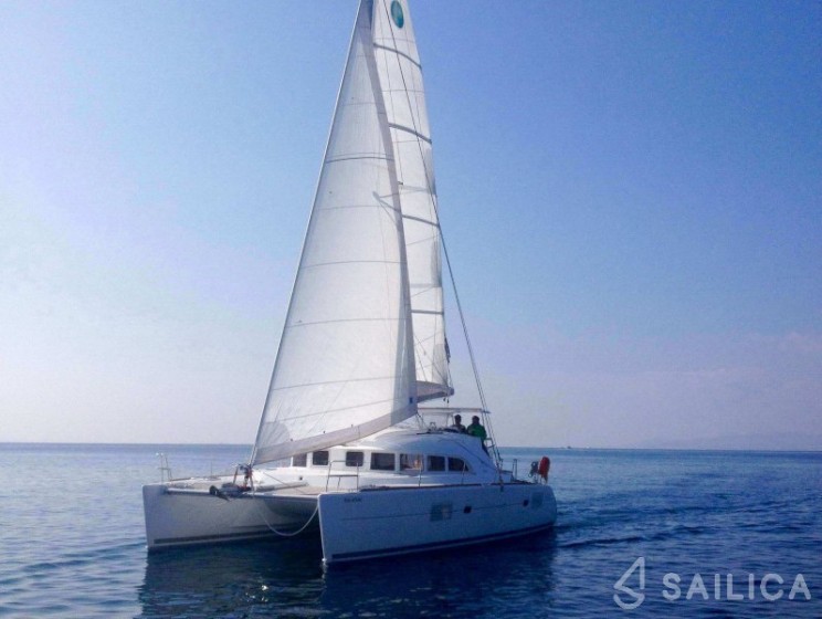Lagoon 380 - Yacht Charter Sailica
