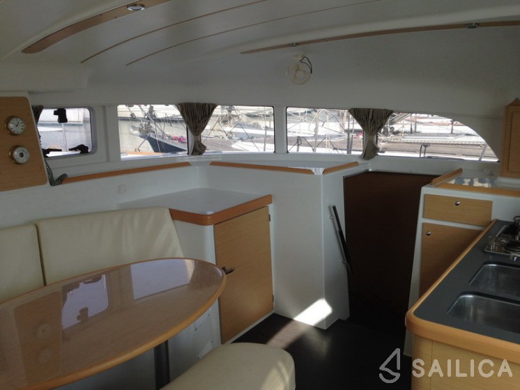 Lagoon 380 - Yacht Charter Sailica